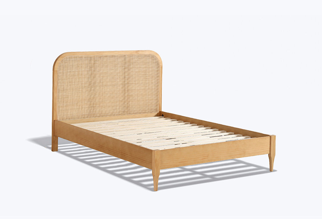 Kopfteil aus geflochtenem Rattan