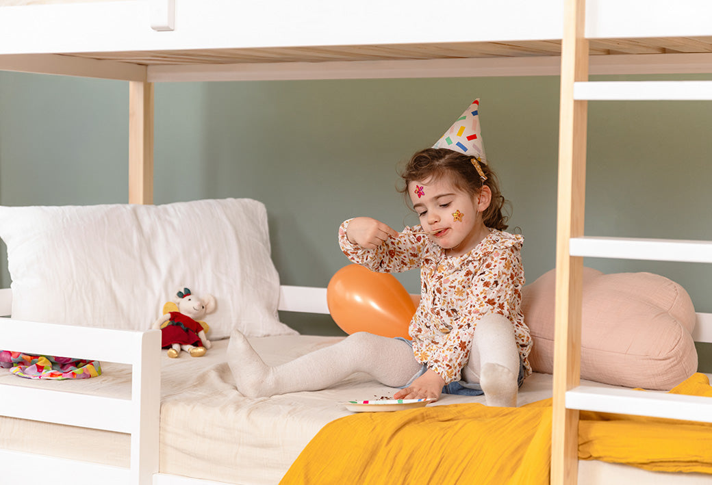 Mit 2 passenden Matratzen, 2 Aufbewahrungsschubladen