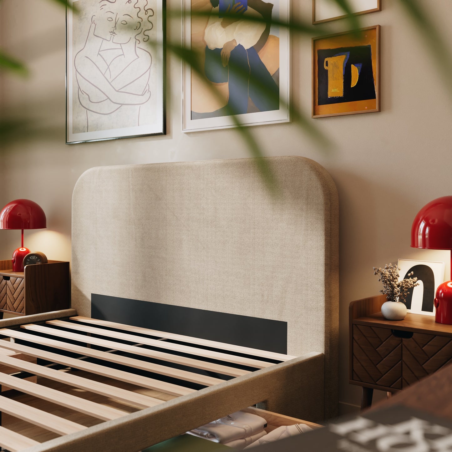 2 Schubladen an den Seiten + 1 große Schublade vorne